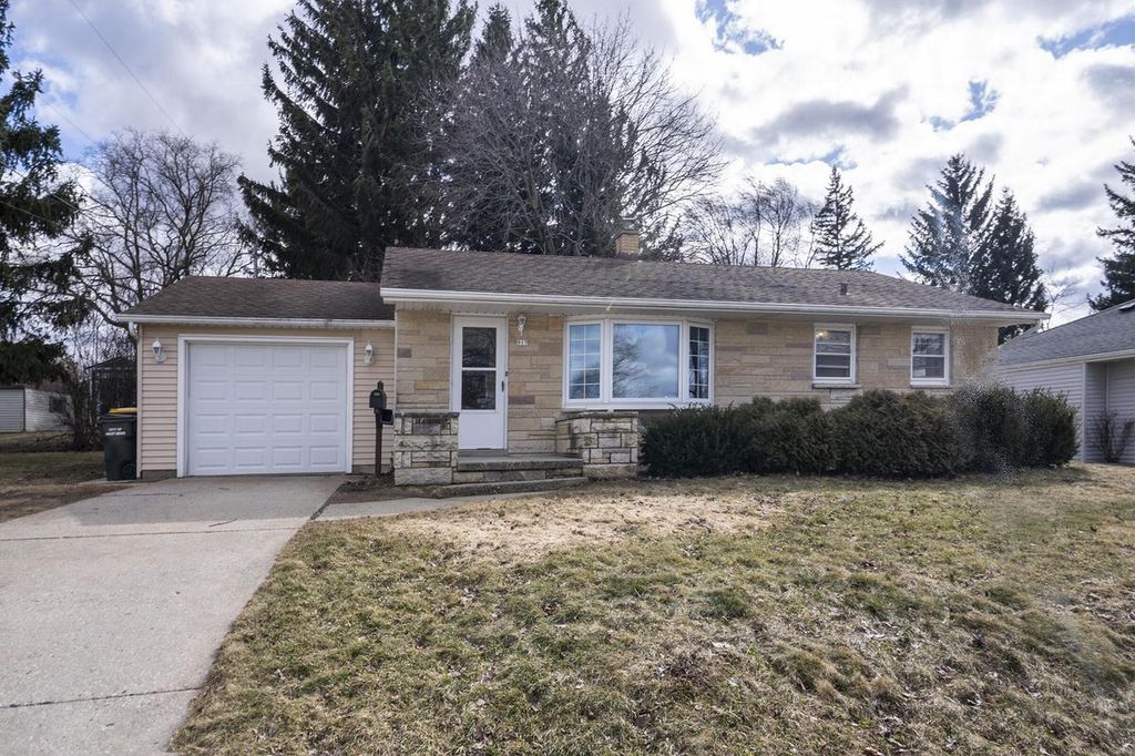 917 Jefferson STREET, West Bend, WI 53090