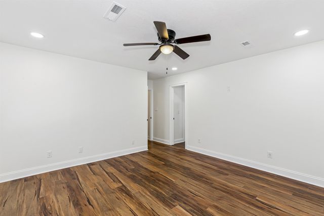 7734 S 143rd St E, Derby, KS 67037