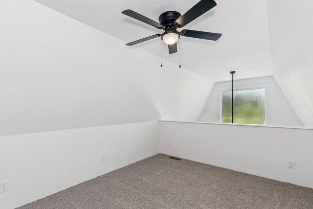 7734 S 143rd St E, Derby, KS 67037