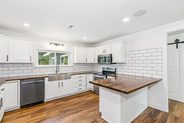 7734 S 143rd St E, Derby, KS 67037