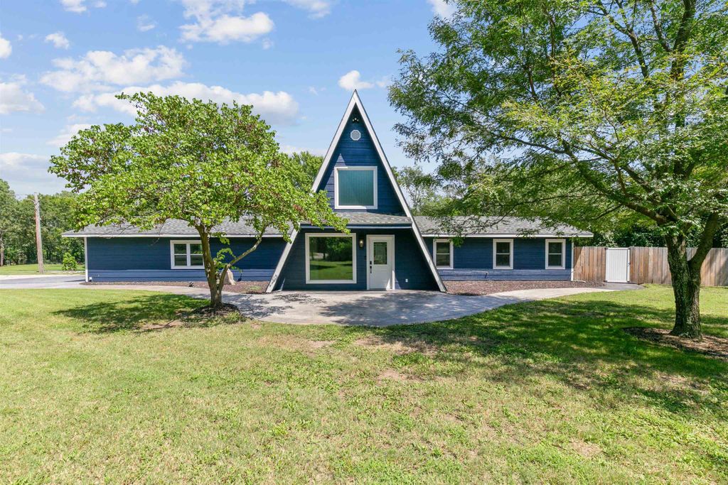 7734 S 143rd St E, Derby, KS 67037