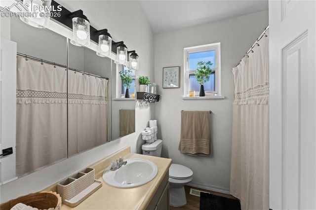 3435 Foxridge Drive, Colorado Springs, CO 80916