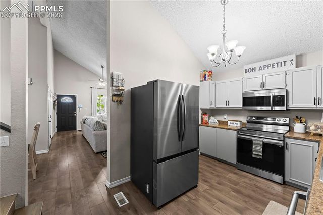 3435 Foxridge Drive, Colorado Springs, CO 80916