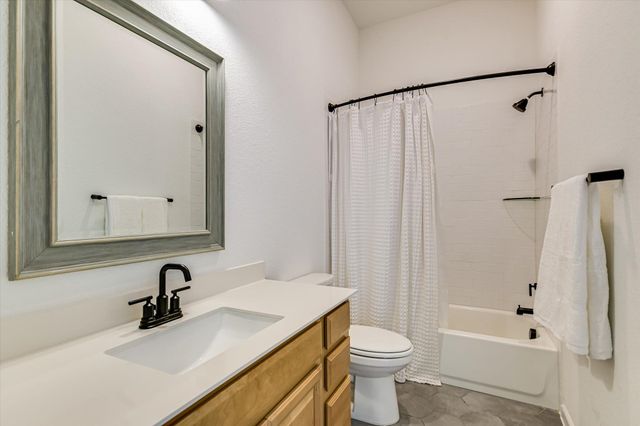 289 Helena LN, Kyle, TX 78640