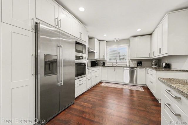 6463 Maple Hills Lane, Bloomfield Hills, MI 48301