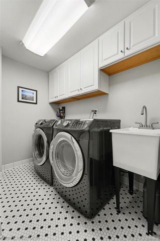 6463 Maple Hills Lane, Bloomfield Hills, MI 48301