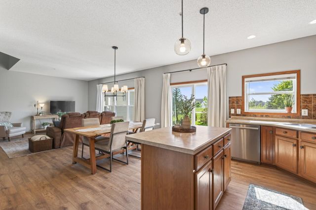 1245 Vernon Drive, Carver, MN 55315