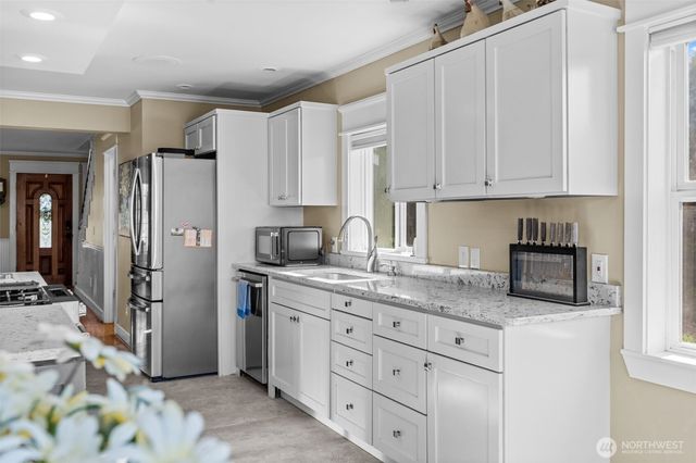 1607 Nisqually Street, Steilacoom, WA 98388