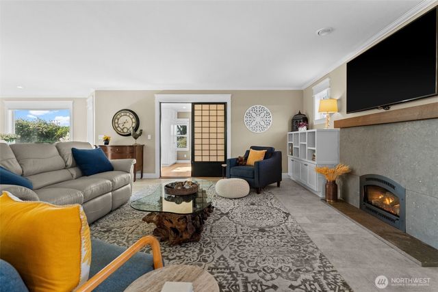 1607 Nisqually Street, Steilacoom, WA 98388