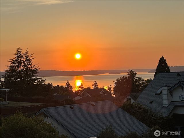 1607 Nisqually Street, Steilacoom, WA 98388