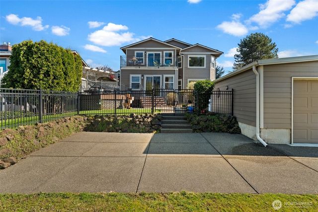 1607 Nisqually Street, Steilacoom, WA 98388