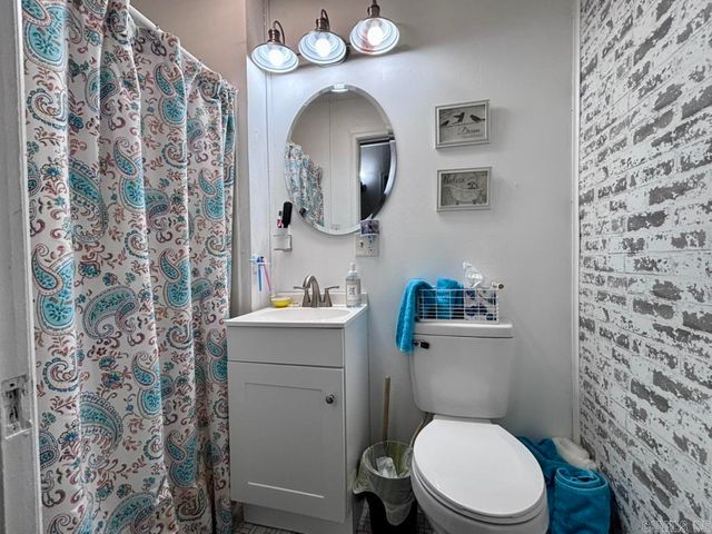 426 NW 2Nd St, Walnut Ridge, AR 72476