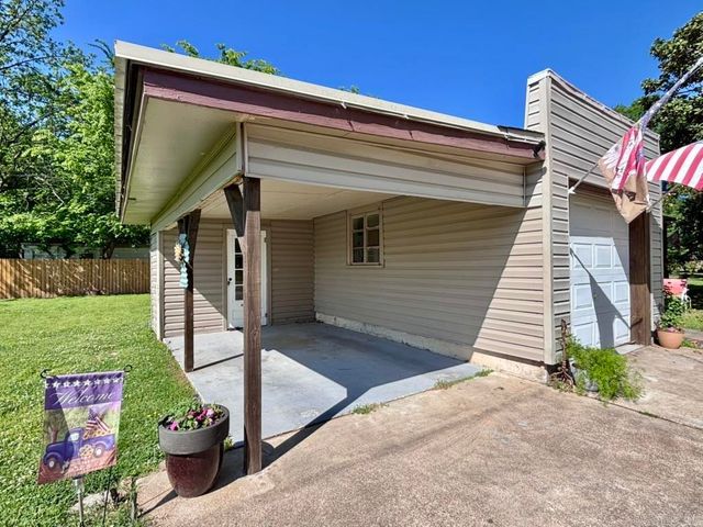 426 NW 2Nd St, Walnut Ridge, AR 72476