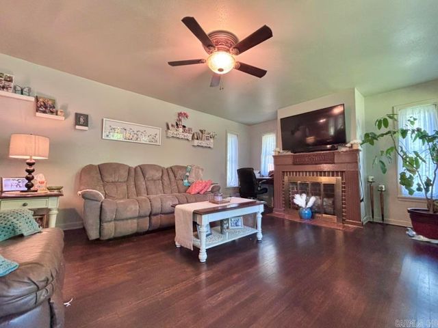 426 NW 2Nd St, Walnut Ridge, AR 72476