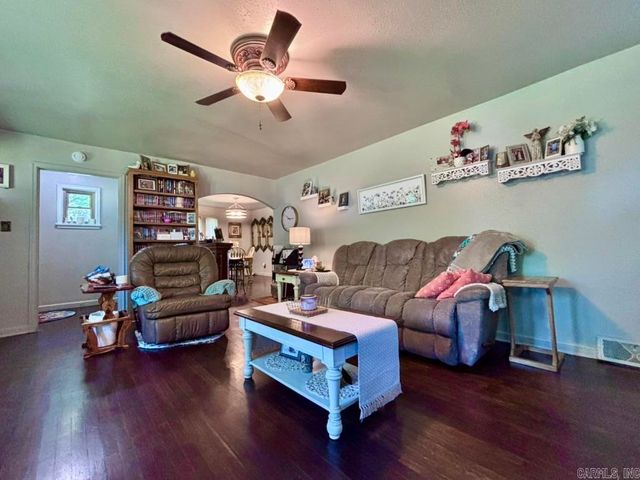 426 NW 2Nd St, Walnut Ridge, AR 72476