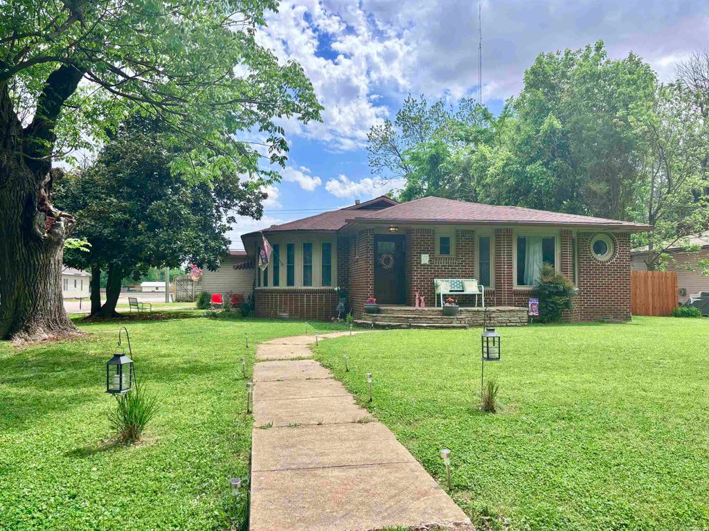 426 NW 2Nd St, Walnut Ridge, AR 72476