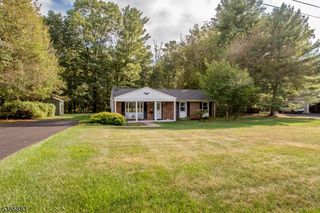 5 Deer Path, Holland Twp., NJ 08848