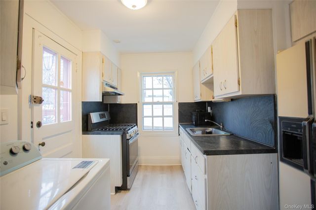 76 Clayton Clayton Avenue, East Atlantic Beach, NY 11561