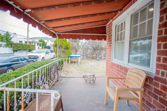 76 Clayton Clayton Avenue, East Atlantic Beach, NY 11561