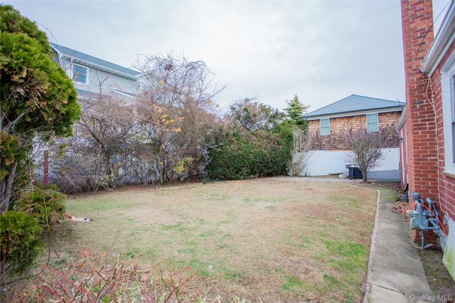 76 Clayton Clayton Avenue, East Atlantic Beach, NY 11561