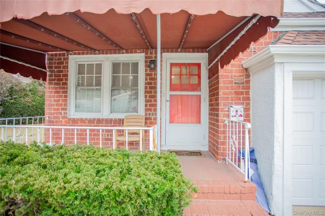 76 Clayton Clayton Avenue, East Atlantic Beach, NY 11561