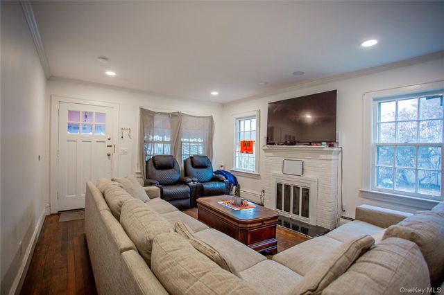 76 Clayton Clayton Avenue, East Atlantic Beach, NY 11561