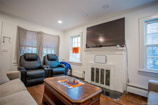 76 Clayton Clayton Avenue, East Atlantic Beach, NY 11561