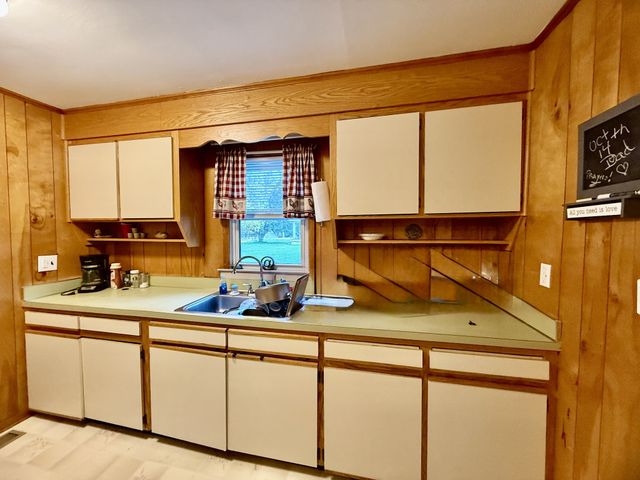 325 Spring St, Wartrace, TN 37183