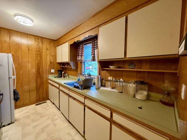325 Spring St, Wartrace, TN 37183