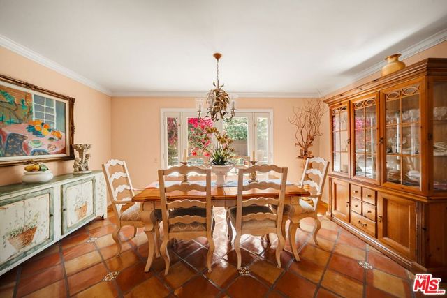 1100 Pine Oak Lane, Pasadena, CA 91105
