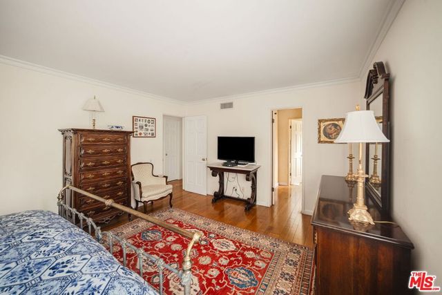 1100 Pine Oak Lane, Pasadena, CA 91105