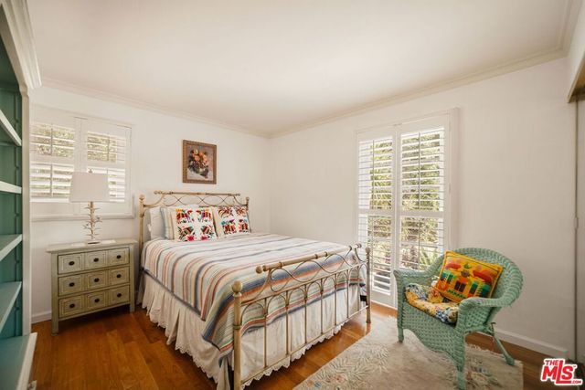 1100 Pine Oak Lane, Pasadena, CA 91105