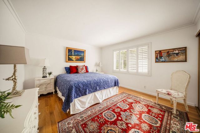 1100 Pine Oak Lane, Pasadena, CA 91105