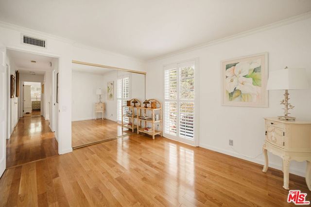 1100 Pine Oak Lane, Pasadena, CA 91105