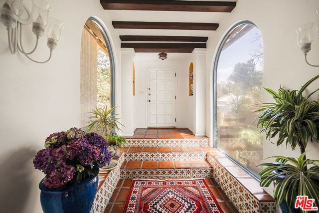 1100 Pine Oak Lane, Pasadena, CA 91105
