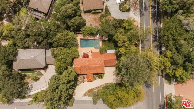 1100 Pine Oak Lane, Pasadena, CA 91105