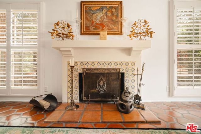 1100 Pine Oak Lane, Pasadena, CA 91105