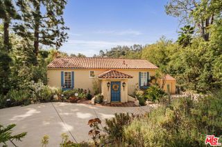 1100 Pine Oak Lane, Pasadena, CA 91105