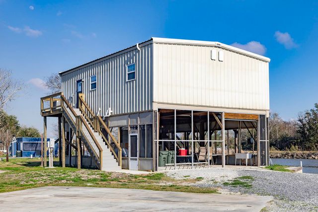 2497 Brady Rd, Theriot, LA 70397