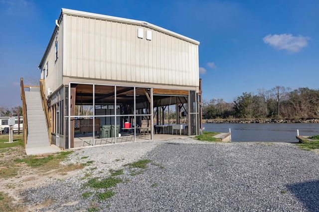 2497 Brady Rd, Theriot, LA 70397