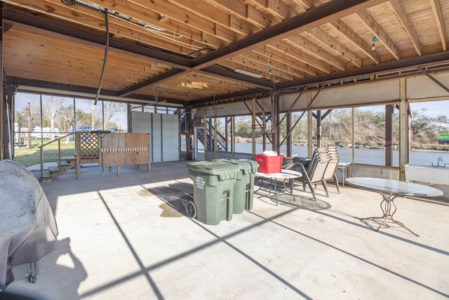 2497 Brady Rd, Theriot, LA 70397