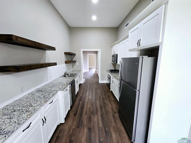 605 E Rusk St, Marshall, TX 75670