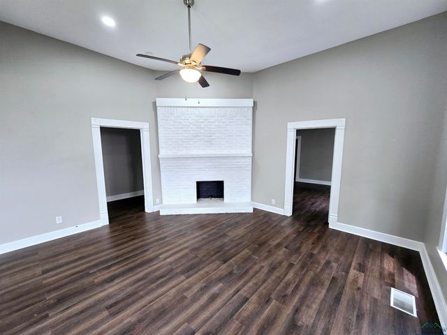 605 E Rusk St, Marshall, TX 75670