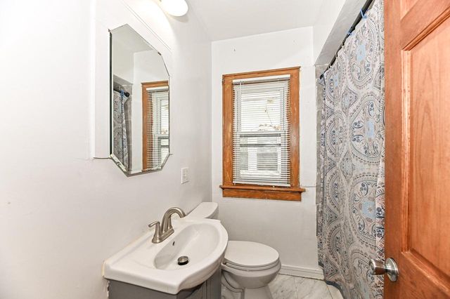 3871 N 25th STREET, Milwaukee, WI 53206