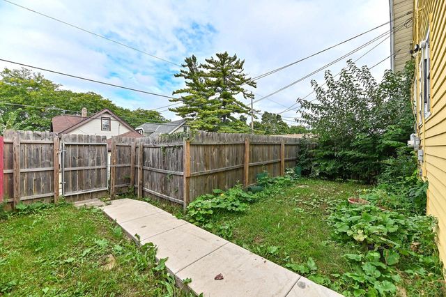 3871 N 25th STREET, Milwaukee, WI 53206