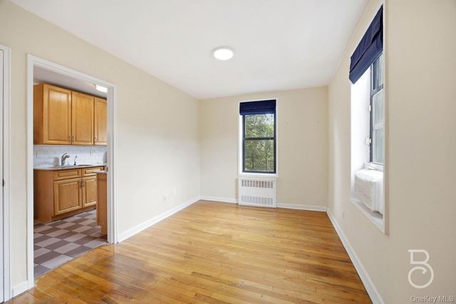 25-34 Crescent Street 2K, Astoria, NY 11102