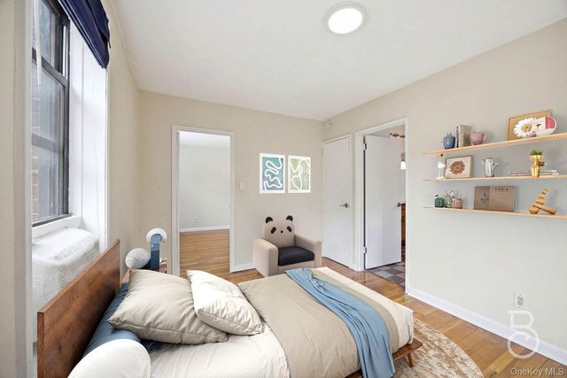 25-34 Crescent Street 2K, Astoria, NY 11102