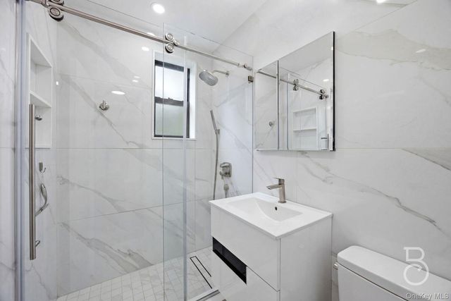 25-34 Crescent Street 2K, Astoria, NY 11102