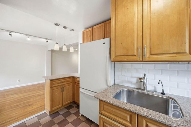 25-34 Crescent Street 2K, Astoria, NY 11102