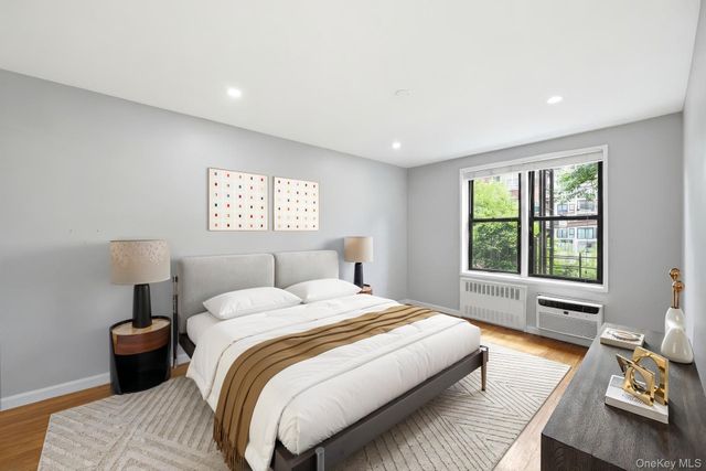 25-34 Crescent Street 2K, Astoria, NY 11102
